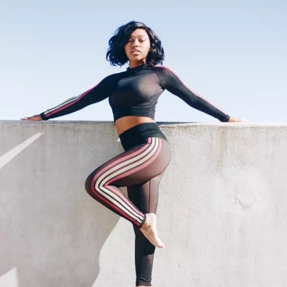 FABLETICS Aisley High-Waisted Seamless Pink Stripe Multi Leggings & Long Sleeve - Picture 15 of 16